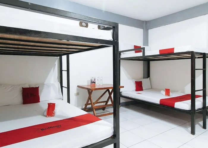 Reddoorz @ Park's Alcantara *