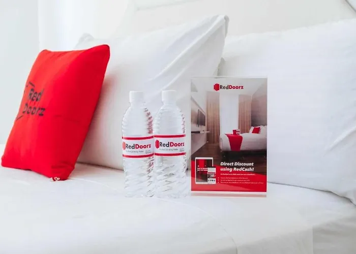 Hotel Reddoorz @ Park's Alcantara